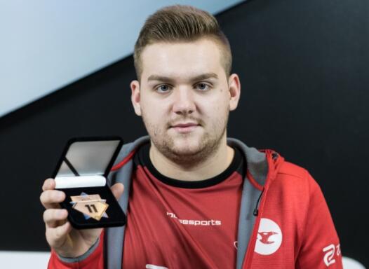 赛季通过 赛季通过